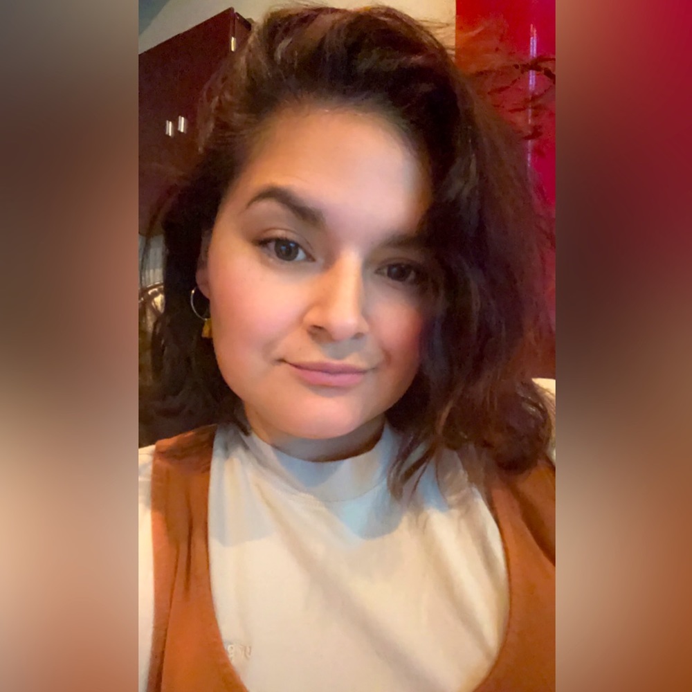 Meet your Posher, Alejandra